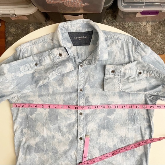 Calvin Klein Lightweight Cotton Button Down Men’s Size Medium - Picture 3 of 8